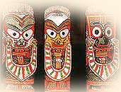 Sri Jagannath, der Kontrollierer  des Universums, mit Bruder und  Schwester